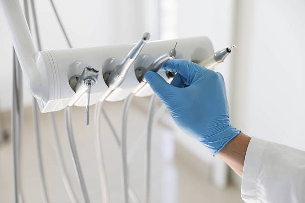 Professional Emergency Dentist technician working in Shiloh, IL